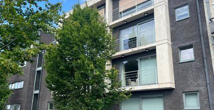 LEEMANS IMMOBILIËN propose à la location un appartement de deux chambres prêt à emménager, situé dans un emplacement supérieur au centre d'Asse.

Vous cherchez un appartement très agréable à quelques pas du marché d'Asse et de ses rues commerç