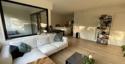 Appartement nouvelle construction &agrave; louer &agrave; Wemmel. Appartement tr&egrave;s agr&eacute;able. L'appartement se compose d'un hall d'entr&eacute;e avec toilette, cuisine ouverte avec &icirc;lot de cuisson, salon avec acc&egrave;s &agrave; la terrasse, une chambre avec salle de bains et une 