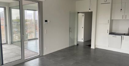 Leemans Immobili&euml;n presenteert u  dit energiezuinig nieuwbouwappartement, gelegen op een toplocatie in het bruisende centrum van Aalst. Dankzij de uiterst centrale ligging bevinden winkels, het ziekenhuis, sportfaciliteiten, scholen en openbaar vervoer z