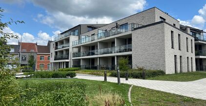 LEEMANS IMMOBILIËN biedt volgend nieuwbouwappartement te huur aan, gelegen op een toplocatie in het centrum van Asse / zijde Kerk. 

Op zoek naar een zéér gezellig appartement op wandelafstand van de Sint-Martinuskerk, de markt van Asse en de winkelstr