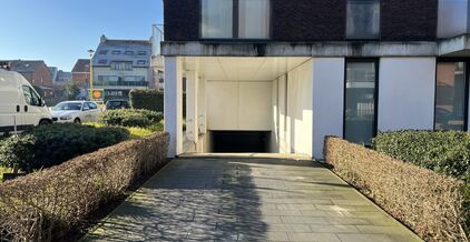 LEEMANS IMMOBILIEN vous présente un emplacement de parking souterrain à louer à Wolvertem (commune de Meise) ! 

L'emplacement de parking (n° 2) se trouve dans la résidence 'Zita', située à Moerhof 1, 1861 Wolvertem. Situé à quelques pas du centr