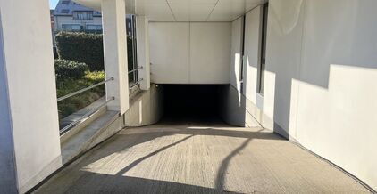 LEEMANS IMMOBILIEN vous présente un emplacement de parking souterrain à louer à Wolvertem (commune de Meise) ! 

L'emplacement de parking (n° 2) se trouve dans la résidence 'Zita', située à Moerhof 1, 1861 Wolvertem. Situé à quelques pas du centr