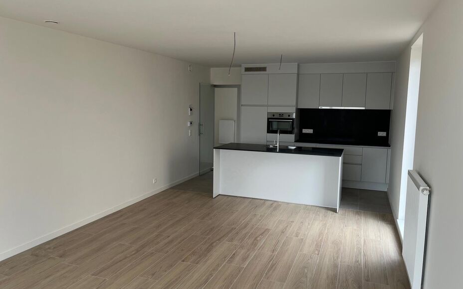 LEEMANS immobiliën propose à la location l'appartement suivant, nouvellement construit, situé à dans le centre d'Asse / côté Gildehof.

Vous cherchez un appartement spacieux et agréable à quelques pas de l'église (50m), du marché (250m), des caf