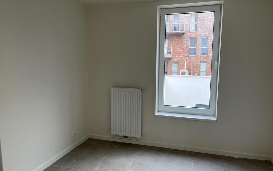LEEMANS immobiliën propose à la location l'appartement suivant, nouvellement construit, situé à dans le centre d'Asse / côté Gildehof.

Vous cherchez un appartement spacieux et agréable à quelques pas de l'église (50m), du marché (250m), des caf