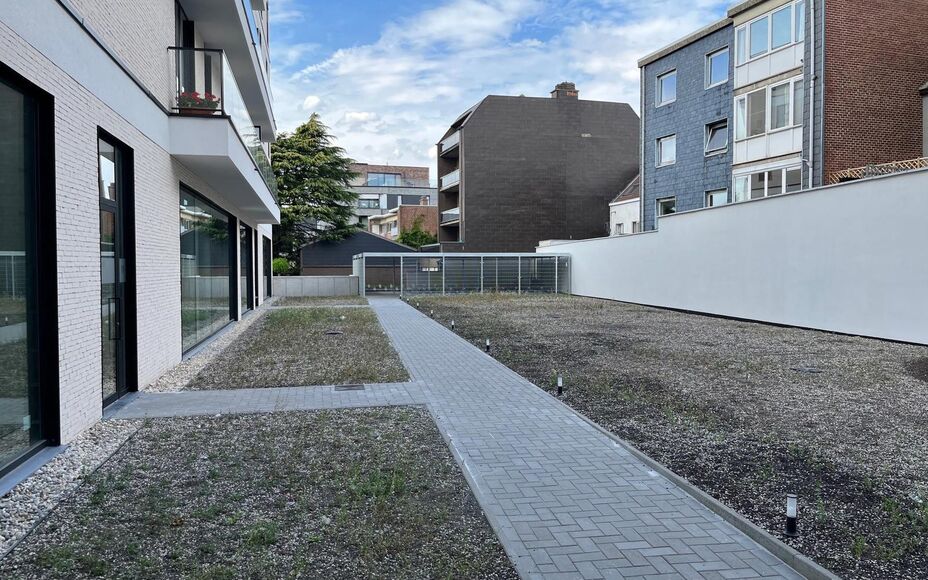 LEEMANS immobiliën propose à la location l'appartement suivant, nouvellement construit, situé à dans le centre d'Asse / côté Gildehof.

Vous cherchez un appartement spacieux et agréable à quelques pas de l'église (50m), du marché (250m), des caf