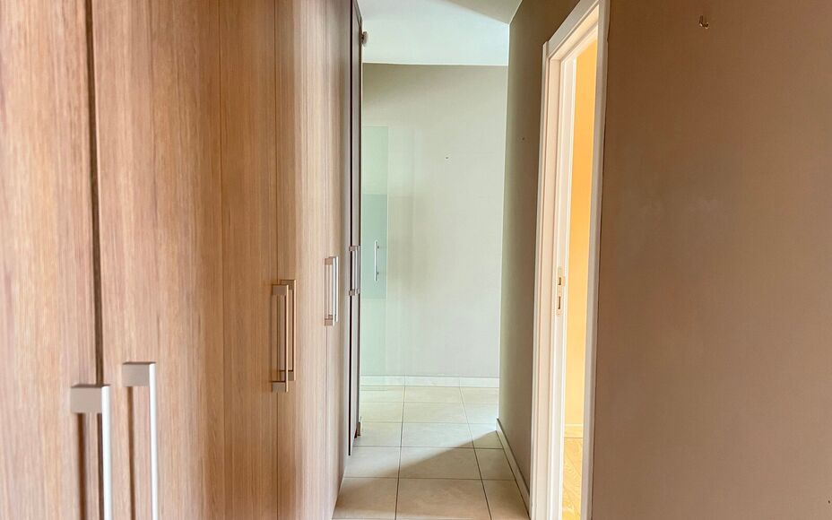 LEEMANS IMMOBILIËN propose à la location un appartement de deux chambres prêt à emménager, situé dans un emplacement supérieur au centre d'Asse.

Vous cherchez un appartement très agréable à quelques pas du marché d'Asse et de ses rues commerç