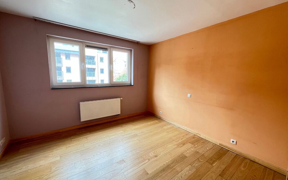 LEEMANS IMMOBILIËN propose à la location un appartement de deux chambres prêt à emménager, situé dans un emplacement supérieur au centre d'Asse.

Vous cherchez un appartement très agréable à quelques pas du marché d'Asse et de ses rues commerç