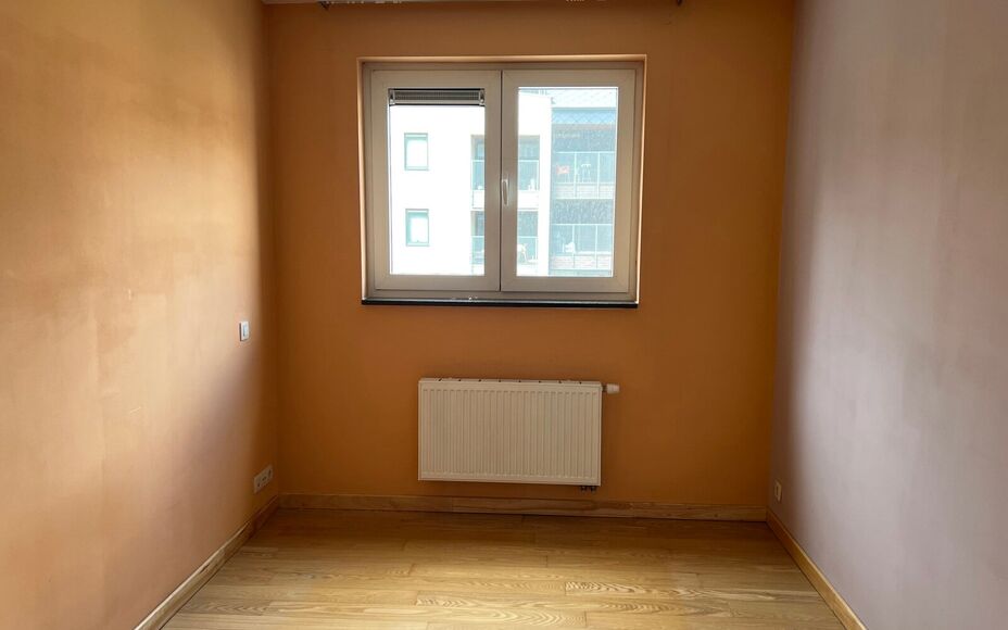 LEEMANS IMMOBILIËN propose à la location un appartement de deux chambres prêt à emménager, situé dans un emplacement supérieur au centre d'Asse.

Vous cherchez un appartement très agréable à quelques pas du marché d'Asse et de ses rues commerç