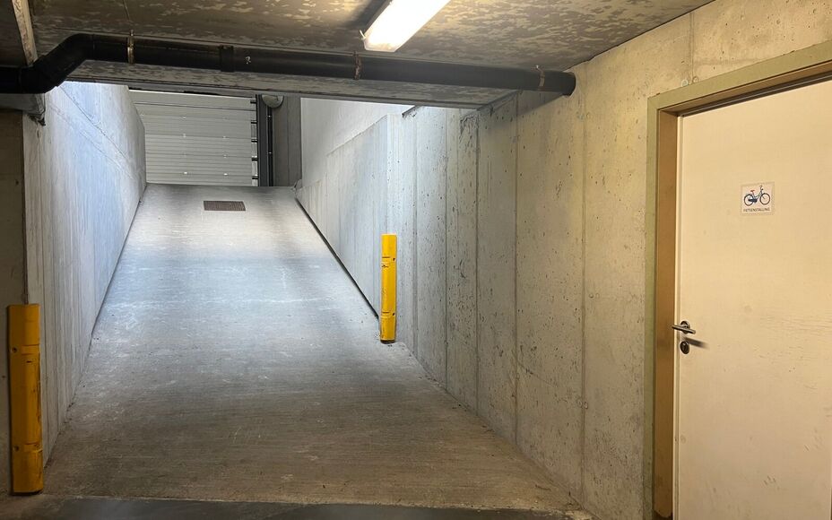 LEEMANS IMMOBILIËN propose à la location un appartement de deux chambres prêt à emménager, situé dans un emplacement supérieur au centre d'Asse.

Vous cherchez un appartement très agréable à quelques pas du marché d'Asse et de ses rues commerç