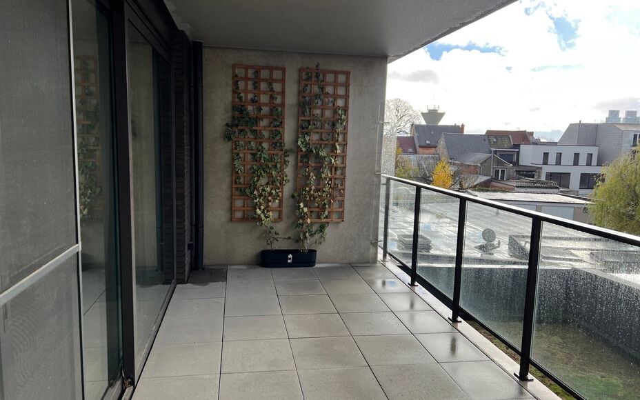 LEEMANS IMMOBILIËN propose à la location un appartement nouvellement construit, situé dans un emplacement idéal à proximité du centre d'Asse.  

Vous recherchez un appartement très confortable à quelques pas du marché et des rues commerçantes? A