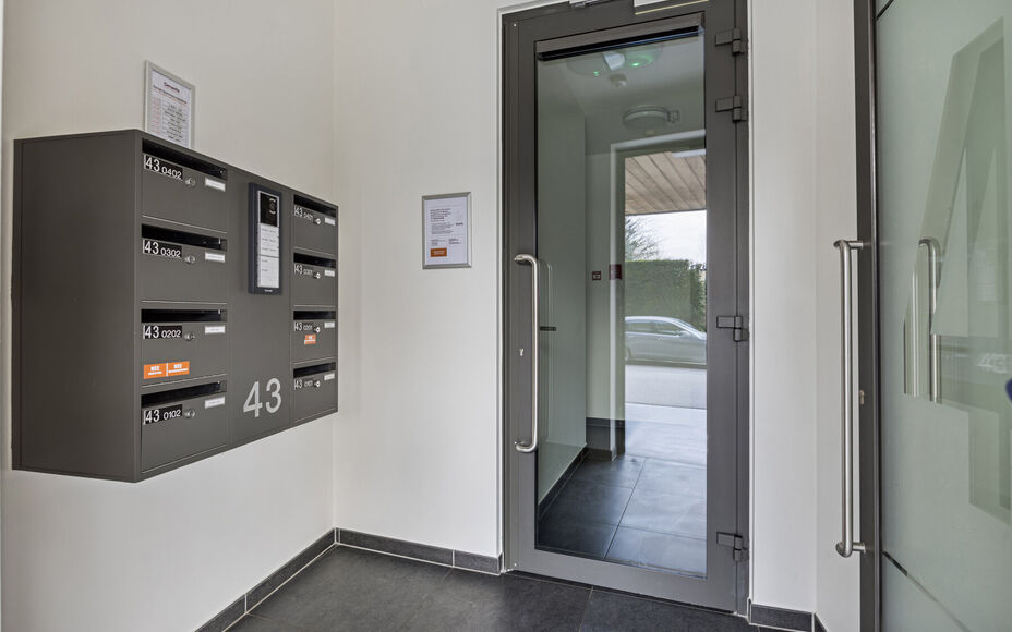 Leemans Immobiliën vous présente cet appartement moderne, idéalement situé au coeur d'Asse. Bénéficiez de la proximité de toutes les commodités : commerces, écoles, transports en commun, infrastructures sportives et grands axes routiers sont acce