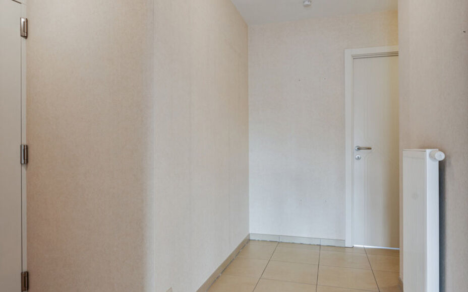 Leemans Immobiliën vous présente cet appartement moderne, idéalement situé au coeur d'Asse. Bénéficiez de la proximité de toutes les commodités : commerces, écoles, transports en commun, infrastructures sportives et grands axes routiers sont acce