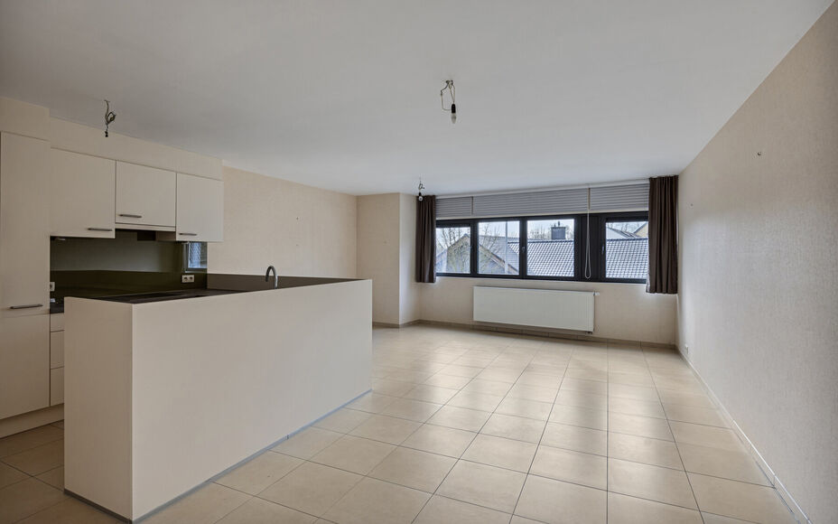 Leemans Immobiliën vous présente cet appartement moderne, idéalement situé au coeur d'Asse. Bénéficiez de la proximité de toutes les commodités : commerces, écoles, transports en commun, infrastructures sportives et grands axes routiers sont acce