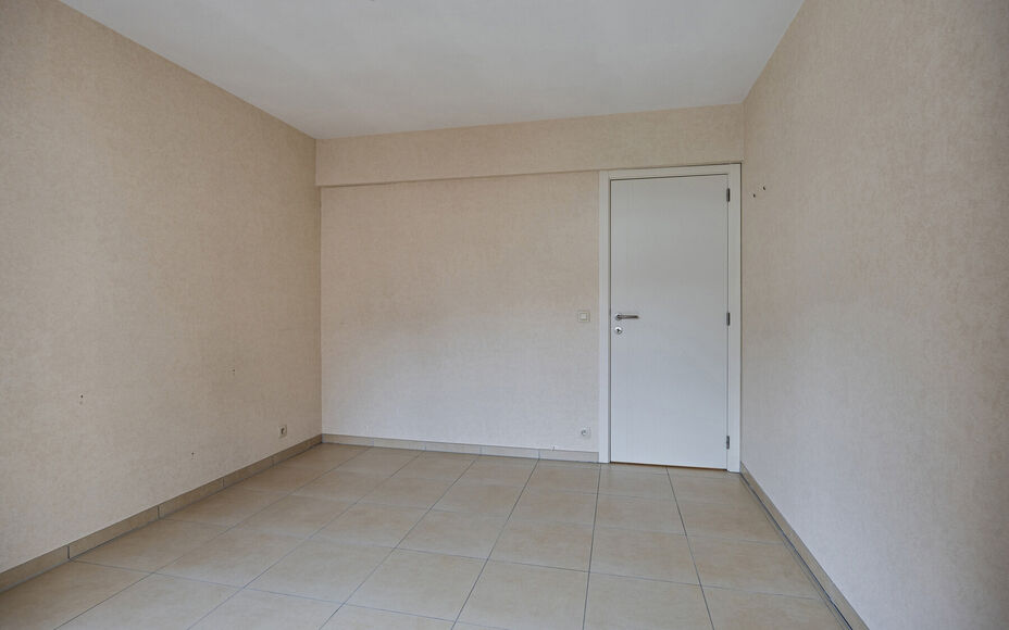 Leemans Immobiliën vous présente cet appartement moderne, idéalement situé au coeur d'Asse. Bénéficiez de la proximité de toutes les commodités : commerces, écoles, transports en commun, infrastructures sportives et grands axes routiers sont acce