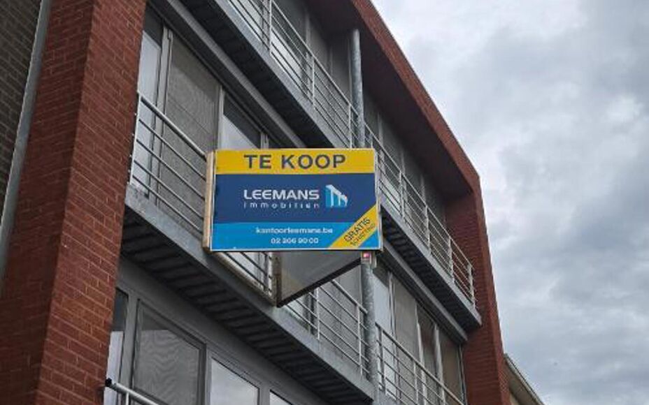 Leemans Real Estate vous propose cet appartement clé en main, idéalement situé au cœur de Žellik. Toutes les commodités sont accessibles à pied : commerces, écoles, transports en commun, installations sportives et grands axes routiers sont facilem