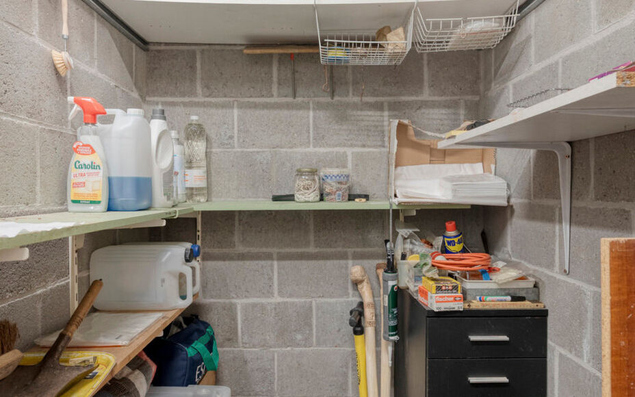 Appartement 3 chambres prêt à emménager au cœur de Dendermonde !
Leemans Immo a le plaisir de vous présenter ce spacieux et lumineux appartement situé dans le centre animé de Dendermonde. Idéal pour ceux qui souhaitent avoir tout à portée de mai