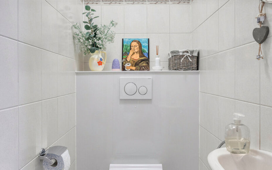 Appartement 3 chambres prêt à emménager au cœur de Dendermonde !
Leemans Immo a le plaisir de vous présenter ce spacieux et lumineux appartement situé dans le centre animé de Dendermonde. Idéal pour ceux qui souhaitent avoir tout à portée de mai