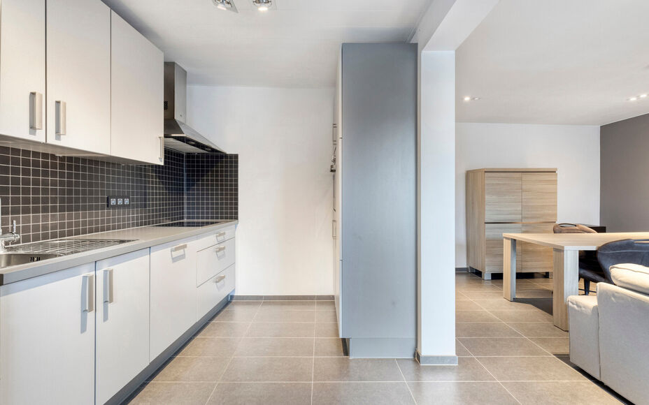 Appartement clé en main avec terrasse et garage au cœur de Ninove.Vous recherchez un appartement clé en main idéalement situé à Ninove ? Cette offre de Leemans Real Estate mérite toute votre attention.Ce charmant appartement, en excellent état, se