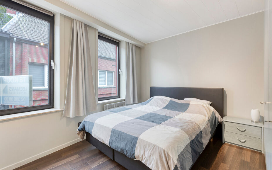 Appartement clé en main avec terrasse et garage au cœur de Ninove.Vous recherchez un appartement clé en main idéalement situé à Ninove ? Cette offre de Leemans Real Estate mérite toute votre attention.Ce charmant appartement, en excellent état, se
