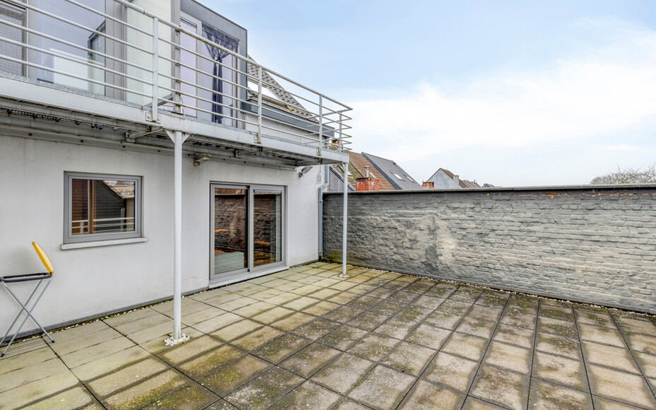 Appartement clé en main avec terrasse et garage au cœur de Ninove.Vous recherchez un appartement clé en main idéalement situé à Ninove ? Cette offre de Leemans Real Estate mérite toute votre attention.Ce charmant appartement, en excellent état, se
