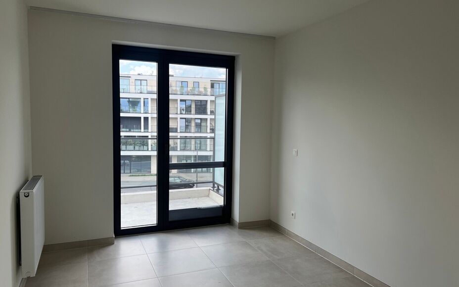 LEEMANS IMMOBILIËN biedt volgend nieuwbouwappartement te huur aan, gelegen op een toplocatie in het centrum van Asse / zijde Kerk. 

Op zoek naar een zéér gezellig appartement op wandelafstand van de Sint-Martinuskerk, de markt van Asse en de winkelstr