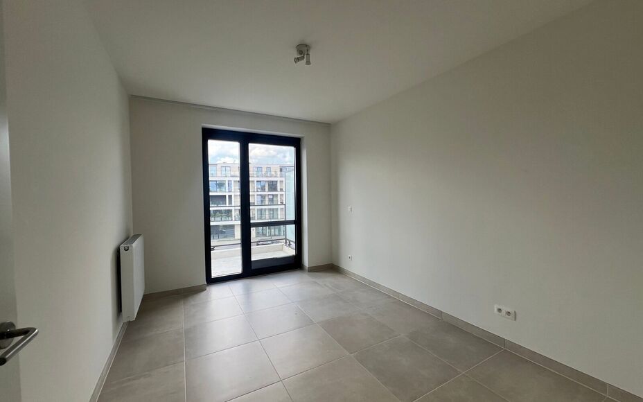 LEEMANS IMMOBILIËN biedt volgend nieuwbouwappartement te huur aan, gelegen op een toplocatie in het centrum van Asse / zijde Kerk. 

Op zoek naar een zéér gezellig appartement op wandelafstand van de Sint-Martinuskerk, de markt van Asse en de winkelstr