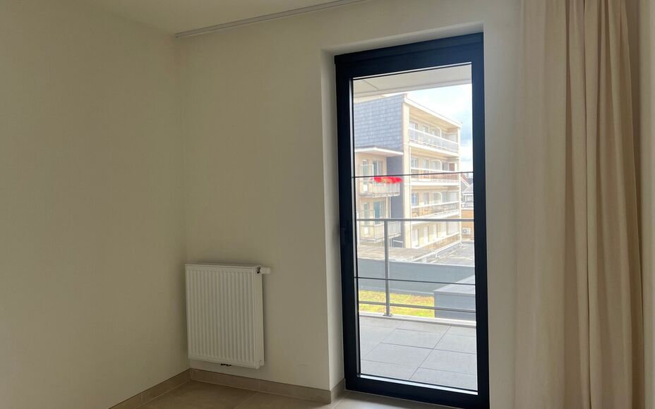 LEEMANS IMMOBILIËN biedt volgend nieuwbouwappartement te huur aan, gelegen op een toplocatie in het centrum van Asse / zijde Kerk. 

Op zoek naar een zéér gezellig appartement op wandelafstand van de Sint-Martinuskerk, de markt van Asse en de winkelstr