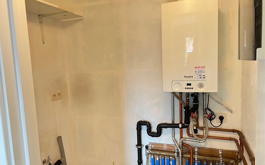 LEEMANS IMMOBILIËN biedt volgend instapklaar tweeslaapkamer-appartement te huur aan, gelegen op een toplocatie in het centrum van Asse.  

Op zoek naar een zéér gezellig appartement op wandelafstand van de de markt van Asse en haar winkelstraten? 

Dan