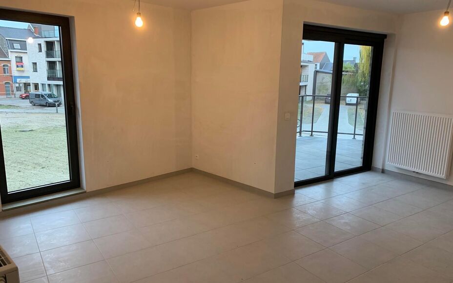 LEEMANS immobiliën biedt u dit Moderne nieuwbouwappartement aan. Te huur op TOPLOCATIE in centrum van Asse / zijde kerk.
Op zoek naar een zeer gezellig appartement op wandelafstand van de Kerk (50m), de markt (250m) met de gezellige cafés en restaurants