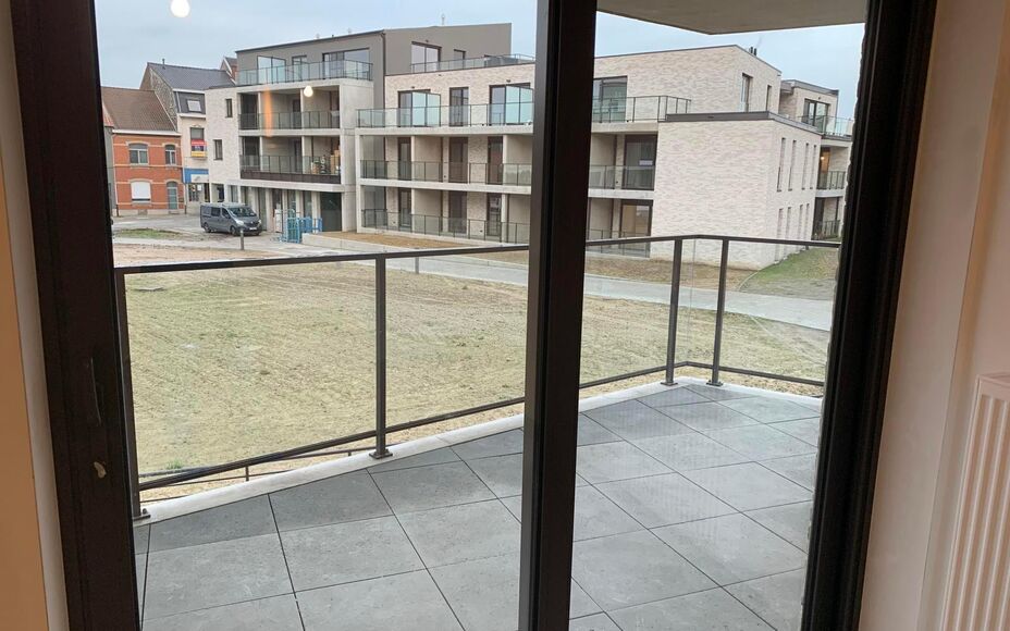 LEEMANS immobiliën biedt u dit Moderne nieuwbouwappartement aan. Te huur op TOPLOCATIE in centrum van Asse / zijde kerk.
Op zoek naar een zeer gezellig appartement op wandelafstand van de Kerk (50m), de markt (250m) met de gezellige cafés en restaurants