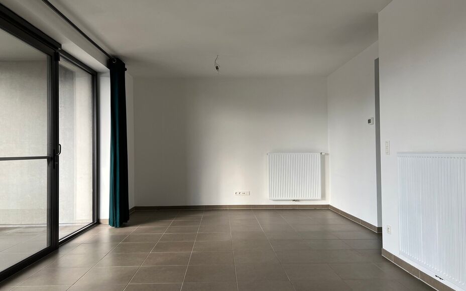 LEEMANS IMMOBILIËN biedt volgend nieuwbouwappartement te huur aan, gelegen op een toplocatie nabij het centrum van Asse.  

Op zoek naar een zéér gezellig appartement op wandelafstand van de Sint-Martinuskerk, de markt van Asse en de winkelstraten? 

D