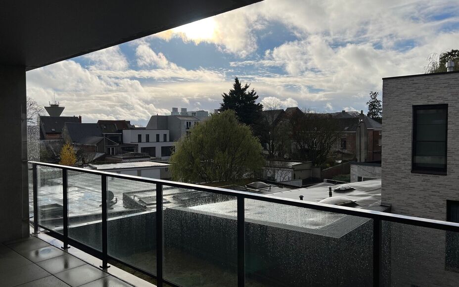 LEEMANS IMMOBILIËN biedt volgend nieuwbouwappartement te huur aan, gelegen op een toplocatie nabij het centrum van Asse.  

Op zoek naar een zéér gezellig appartement op wandelafstand van de Sint-Martinuskerk, de markt van Asse en de winkelstraten? 

D