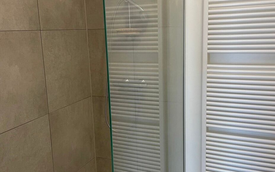 LEEMANS Immobiliën biedt u dit gezellig nieuwbouw appartement in centrum Groot-Bijgaarden. Het appartement maakt deel uit van een kleine residentie in een rustige woonwijk, gelegen op de tweede verdieping en in de nabijheid van alle nodige faciliteiten (