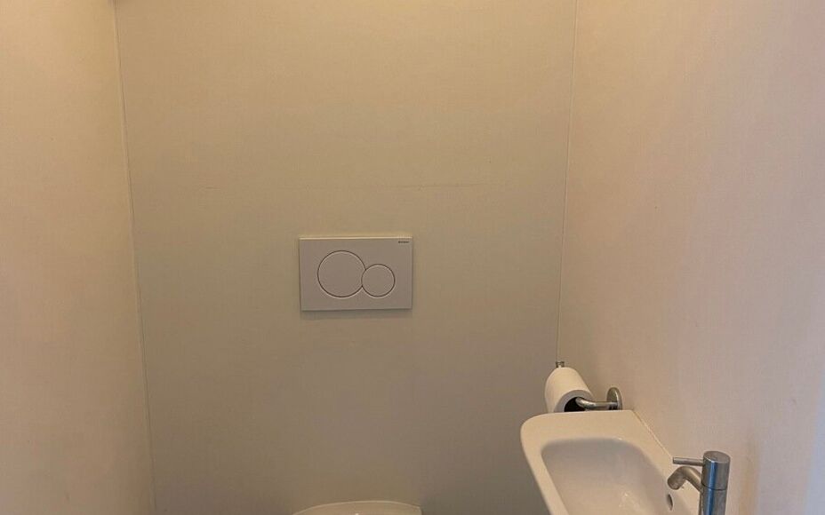 LEEMANS Immobiliën biedt u dit gezellig nieuwbouw appartement in centrum Groot-Bijgaarden. Het appartement maakt deel uit van een kleine residentie in een rustige woonwijk, gelegen op de tweede verdieping en in de nabijheid van alle nodige faciliteiten (