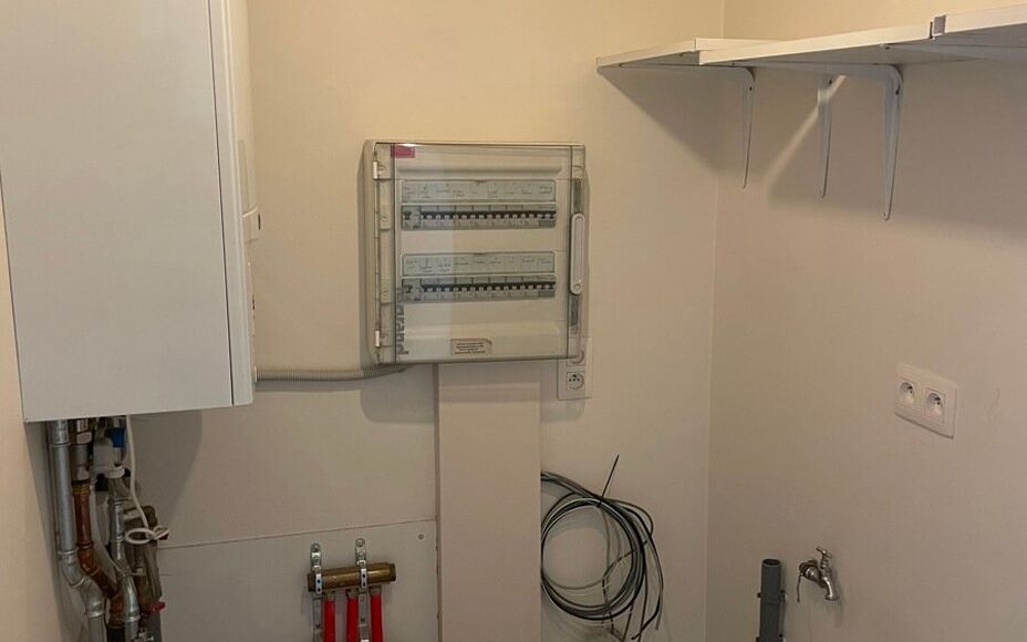 LEEMANS Immobiliën biedt u dit gezellig nieuwbouw appartement in centrum Groot-Bijgaarden. Het appartement maakt deel uit van een kleine residentie in een rustige woonwijk, gelegen op de tweede verdieping en in de nabijheid van alle nodige faciliteiten (