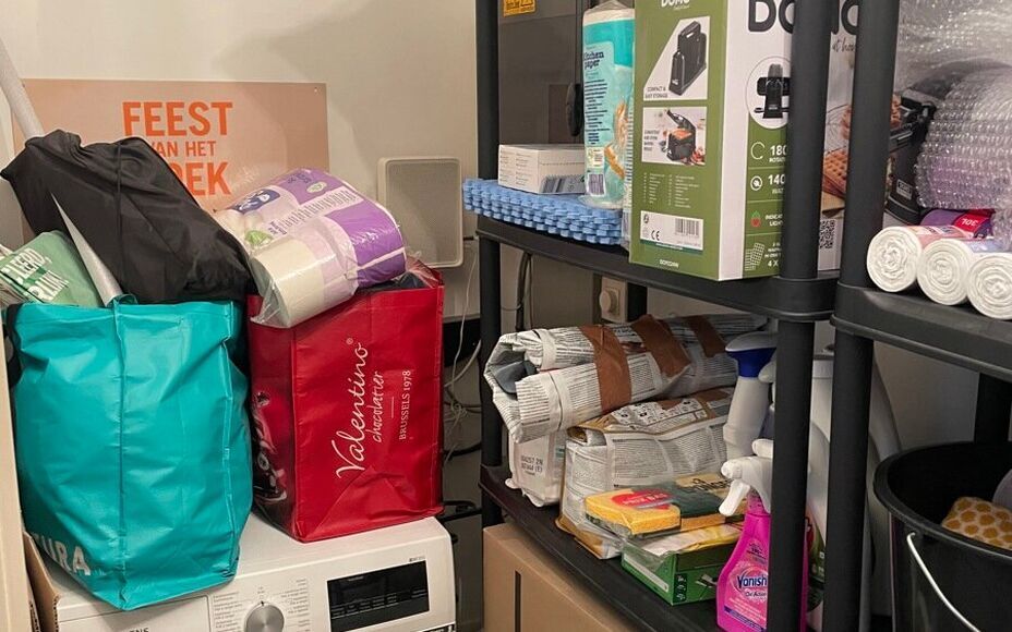 Leemans Immobiliën biedt u dit aangename 2-slaapkamerappartement aan, gelegen in het centrum van Merchtem. Dankzij de uitstekende centrale ligging bevinden winkels, scholen, openbaar vervoer en sportinfrastructuur zich allemaal op wandelafstand. Een idea