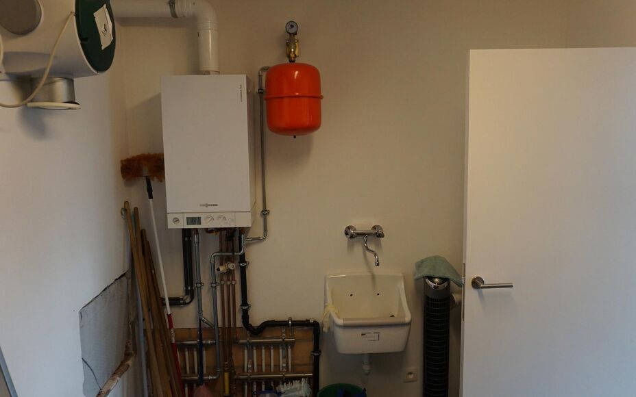 LEEMANS IMMOBILIËN biedt u volgend gelijkvloers appartement te huur aan in de gemeente Opwijk. 

Dit betreft een ruim 2-slaapkamer appartement (recente nieuwbouw BJ 2012) op de gelijkvloersverdieping. Het appartement beschikt over een netto bewoonbare op