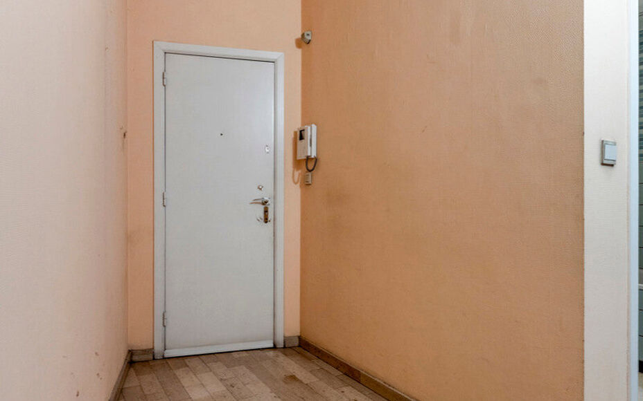 Leemans Immobiliën presenteert u dit appartement op de vijfde verdieping, ideaal gelegen in het hart van Groot-Bijgaarden. Dankzij de centrale ligging bevinden alle voorzieningen zich op wandelafstand: winkels, scholen, sportfaciliteiten, openbaar vervoe