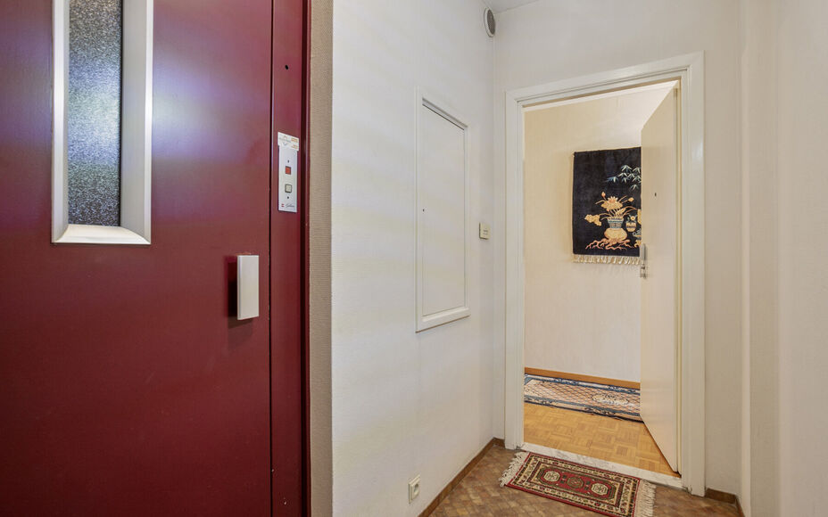 LEEMANS Immobiliën biedt u dit zeer goed onderhouden en instapklaar appartement op de zevende verdieping van een residentieel gebouw. Het appartement beschikt maar liefst over ruim 4 slaapkamers en 2 aparte badkamers (apart bad & douche aanwezig)! 

De t