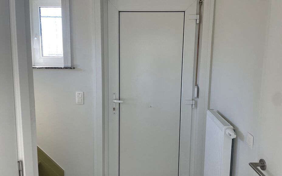 Leemans Immobiliën vous présente cette maison entièrement rénovée, idéalement située au cœur d'Asse.
Grâce à son emplacement privilégié, commerces, écoles, installations sportives, transports en commun et de nombreux itinéraires piétonniers