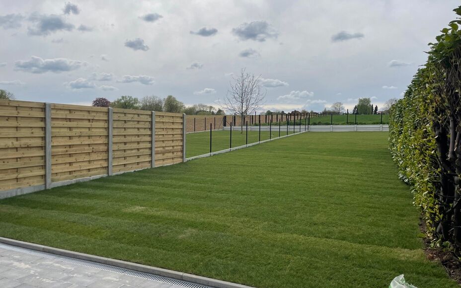 Leemans Immobiliën vous présente cette maison entièrement rénovée, idéalement située au cœur d'Asse.
Grâce à son emplacement privilégié, commerces, écoles, installations sportives, transports en commun et de nombreux itinéraires piétonniers