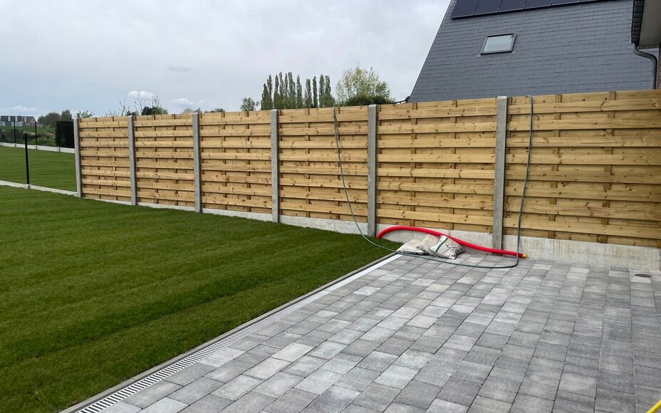 Leemans Immobiliën vous présente cette maison entièrement rénovée, idéalement située au cœur d'Asse.
Grâce à son emplacement privilégié, commerces, écoles, installations sportives, transports en commun et de nombreux itinéraires piétonniers