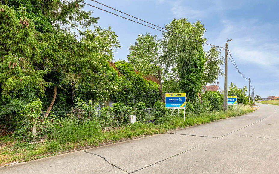 Bent U op zoek naar een rustig gelegen bouwgrond in de groene rand rond Brussel? Maar toch met de dichte nabijheid van alle faciliteiten?  

LEEMANS IMMOBILIËN biedt U deze ruime bouwgrond aan in Bekkerzeel, een deelgemeente van Asse, met een zeer gunsti