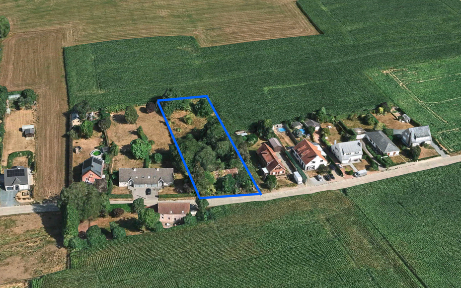 Bent U op zoek naar een rustig gelegen bouwgrond in de groene rand rond Brussel? Maar toch met de dichte nabijheid van alle faciliteiten?  

LEEMANS IMMOBILIËN biedt U deze ruime bouwgrond aan in Bekkerzeel, een deelgemeente van Asse, met een zeer gunsti