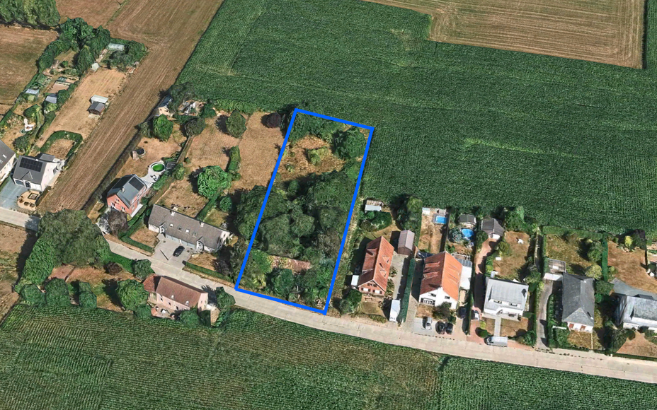 Bent U op zoek naar een rustig gelegen bouwgrond in de groene rand rond Brussel? Maar toch met de dichte nabijheid van alle faciliteiten?  

LEEMANS IMMOBILIËN biedt U deze ruime bouwgrond aan in Bekkerzeel, een deelgemeente van Asse, met een zeer gunsti