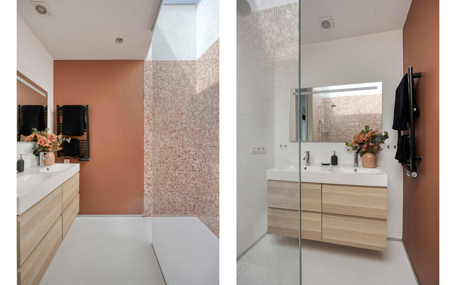 Leemans Immobiliën biedt u deze exclusieve, gerenoveerde moderne bungalow aan op een prachtig perceel van maar liefst 29 are. Deze unieke eigendom bevindt zich op een uiterst gegeerde toplocatie en geniet achteraan van rustgevende landelijke vergezichten