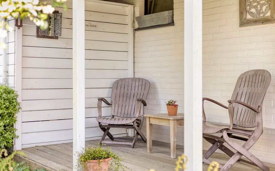 Leemans Immobiliën presenteert u deze charmante, instapklare bungalow, ideaal gelegen in het gegeerde Asse. Dankzij de uitstekende ligging bevinden belangrijke invalswegen, scholen, sportfaciliteiten, openbaar vervoer en tal van fiets- en wandelroutes zi