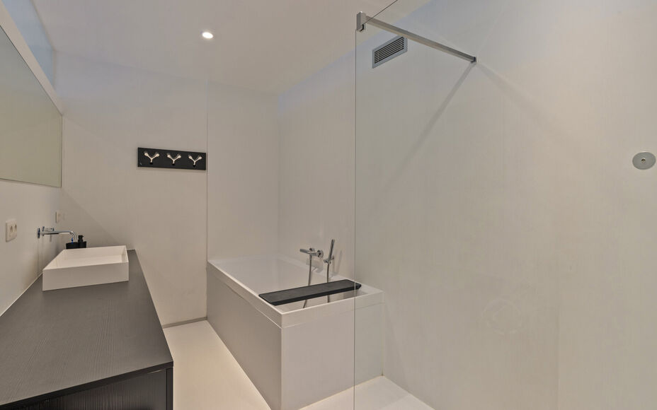 LEEMANS IMMOBILIËN biedt u volgende instapklare eengezinswoning (nieuwbouw) te koop aan, gelegen op een uitermate goede locatie in de deelgemeente Mollem (Asse). 

Op zoek naar een ruime en aangename woonst op wandelafstand van het treinstation te Mollem