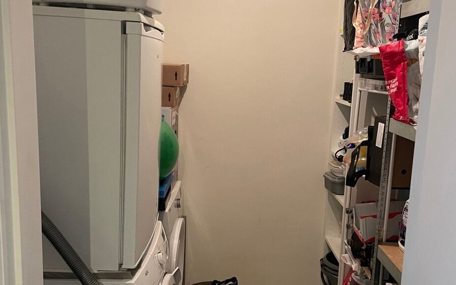 Leemans immobiliën biedt u dit prachtig gelijkvloers appartement aan op een toplocatie in Ninove.Door de centrale ligging zijn alle faciliteiten zoals winkels, openbaar vervoer, scholen, sportinfrastructuur en invalswegen zeer nabij.Dit betreft het appar