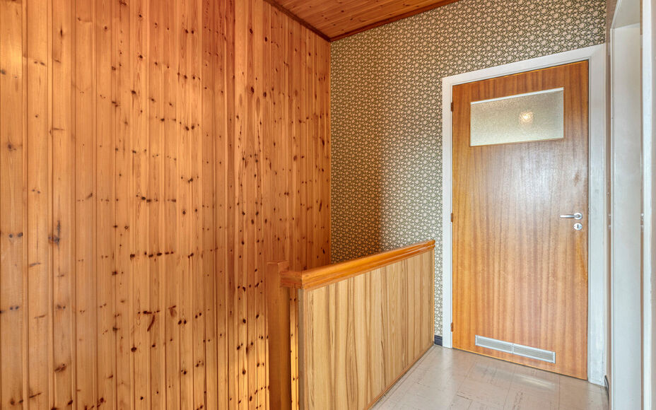 Leemans Immobiliën biedt u deze goed onderhouden woning in een rustige straat, midden in het levendige hart van Asse. Dankzij de centrale ligging bevinden alle voorzieningen zich op wandelafstand: winkels, scholen, openbaar vervoer, horeca, sportfacilite